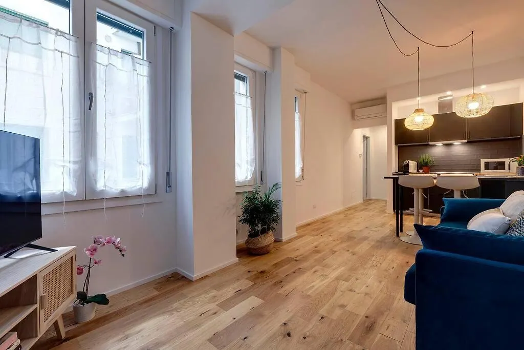 Nazionale Dream - Blu Pavone Apartment Florence 0*,  Italy