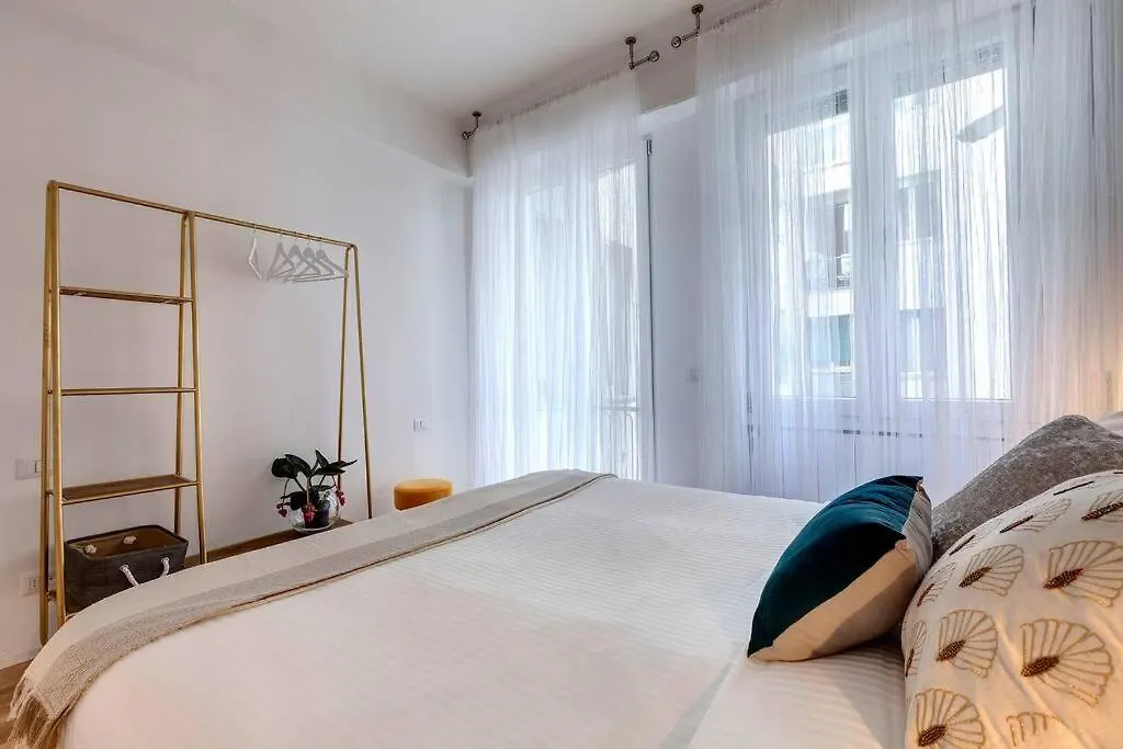 Nazionale Dream - Blu Pavone Apartment Florence Italy