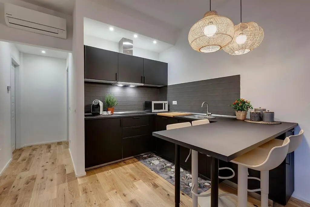 Nazionale Dream - Blu Pavone Apartment Florence 0*,